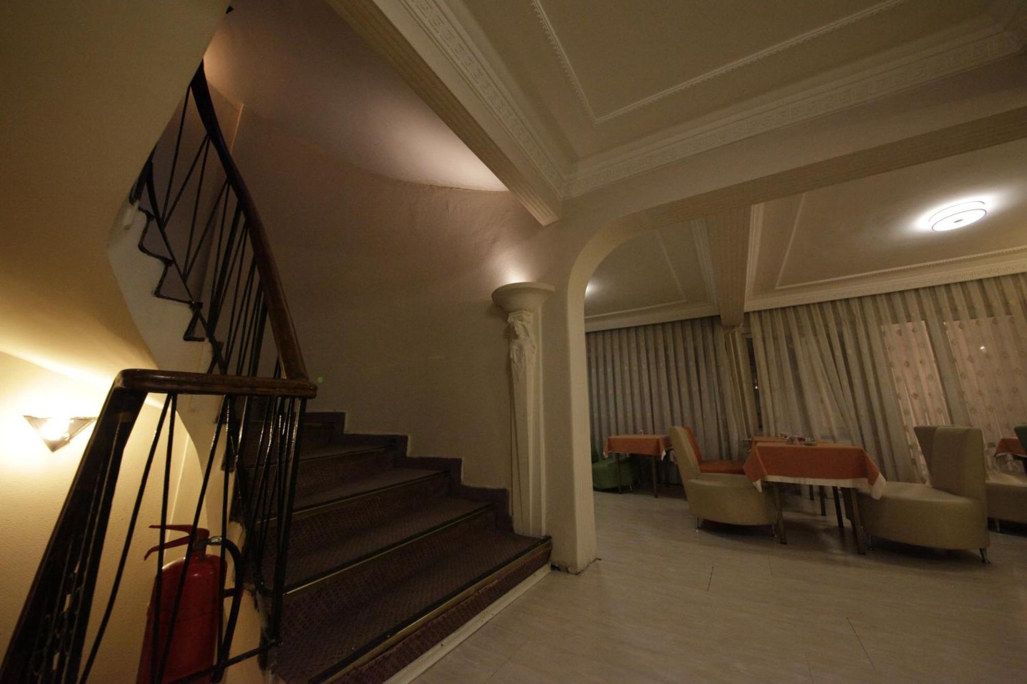 Taksim Sato Hotel Istanboel Buitenkant foto